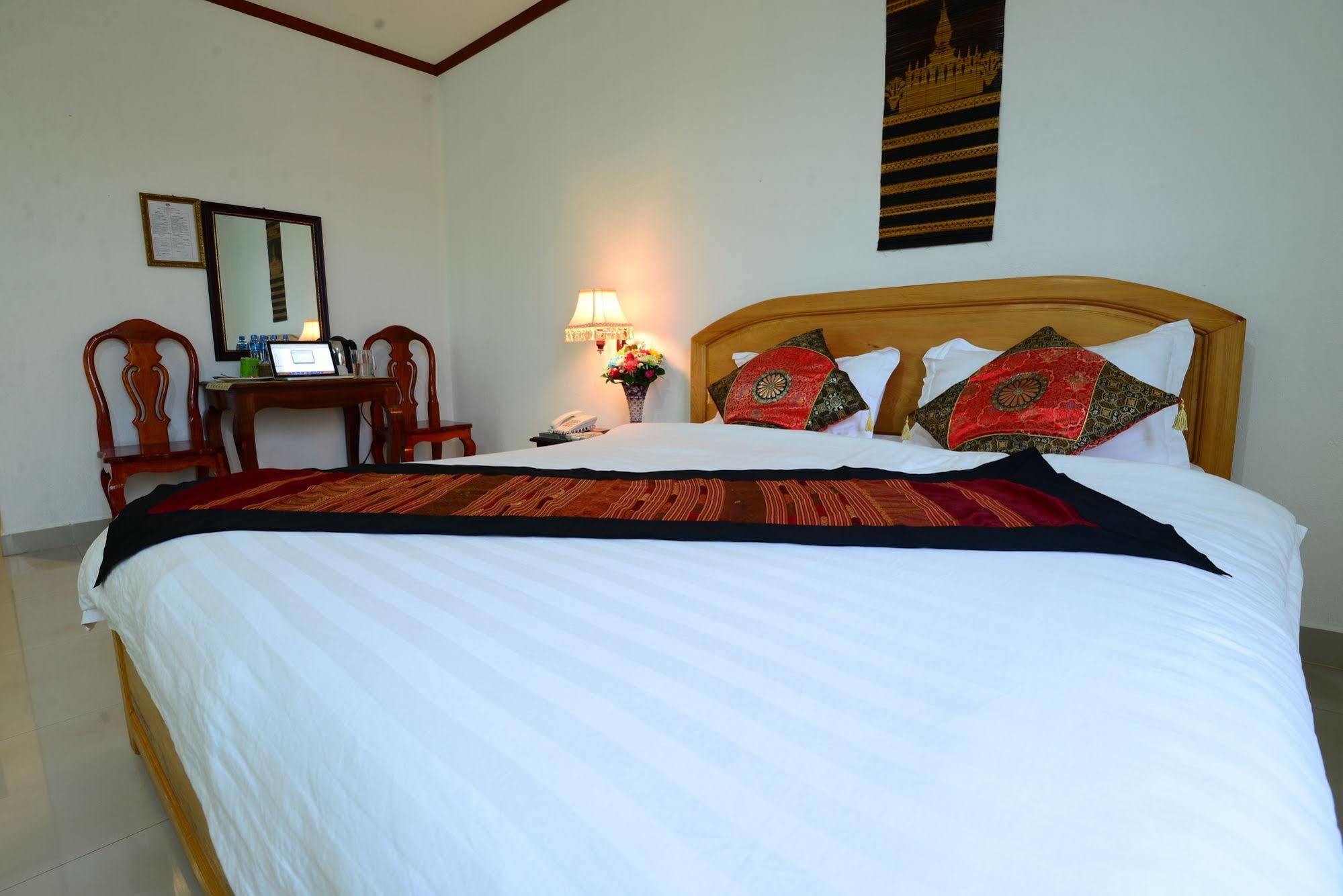 Douangpraseuth Hotel Vientiane Exteriör bild