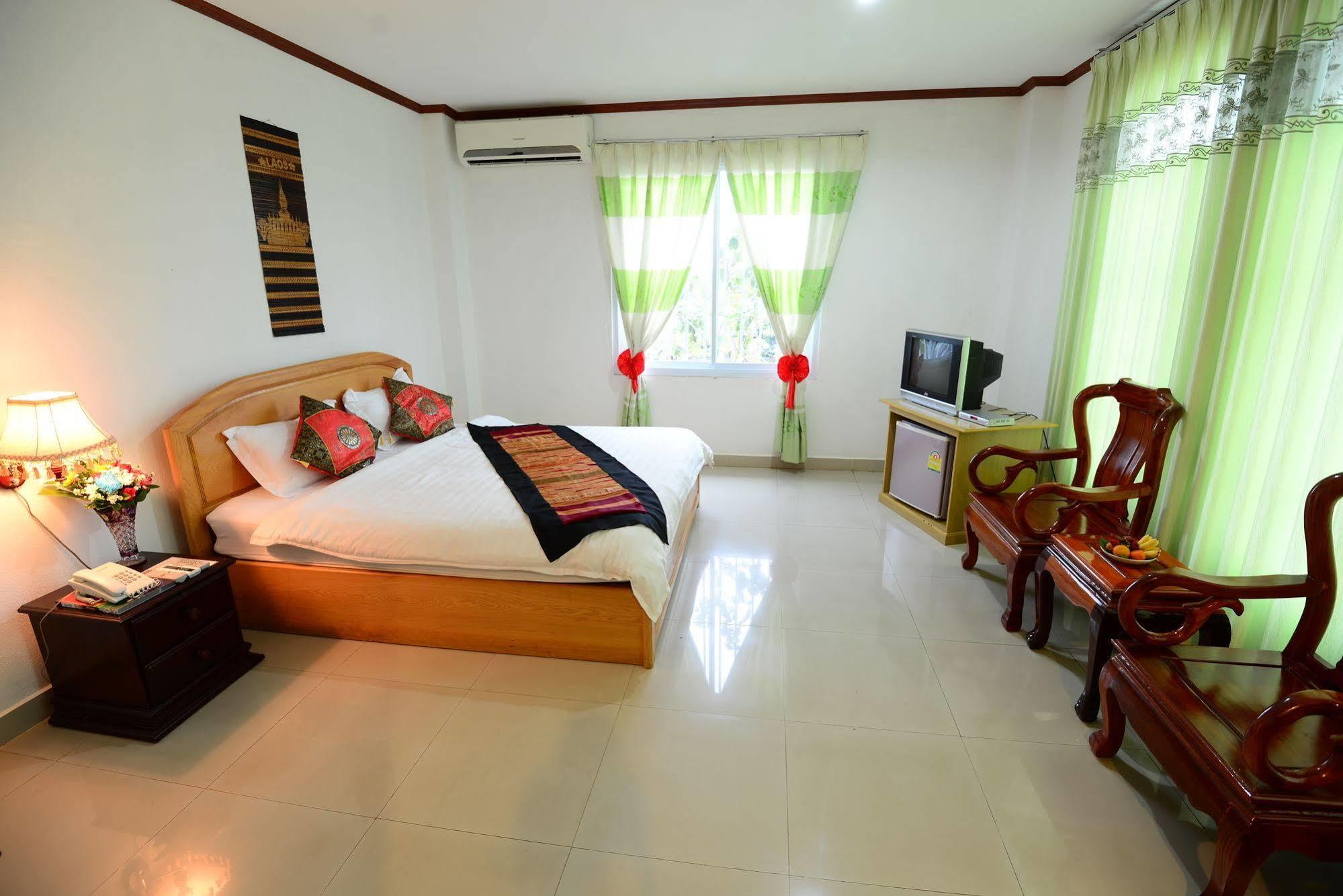 Douangpraseuth Hotel Vientiane Exteriör bild