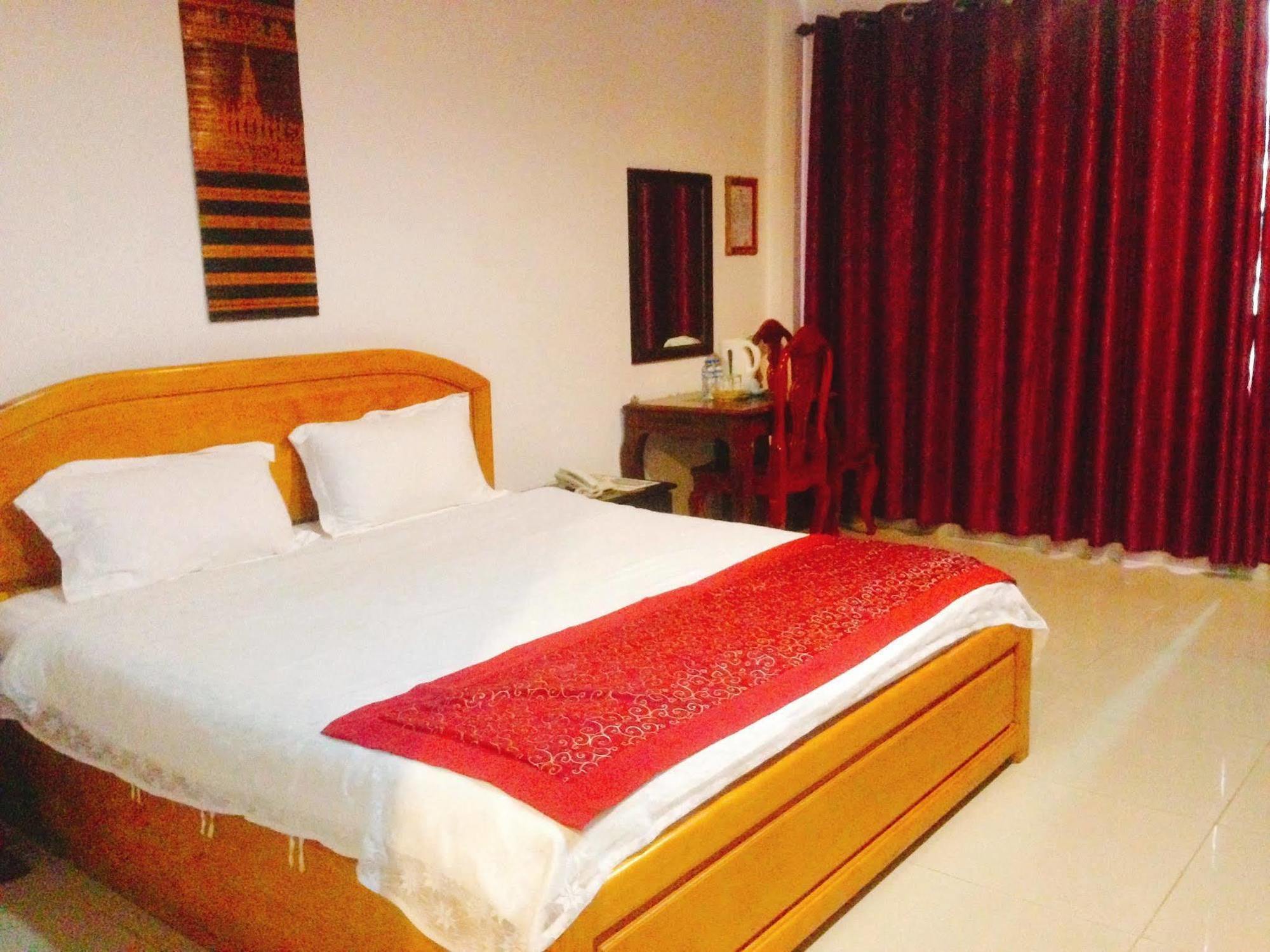 Douangpraseuth Hotel Vientiane Exteriör bild