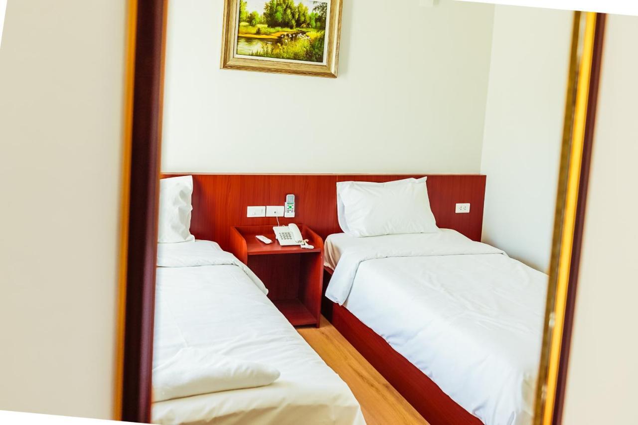 Douangpraseuth Hotel Vientiane Exteriör bild