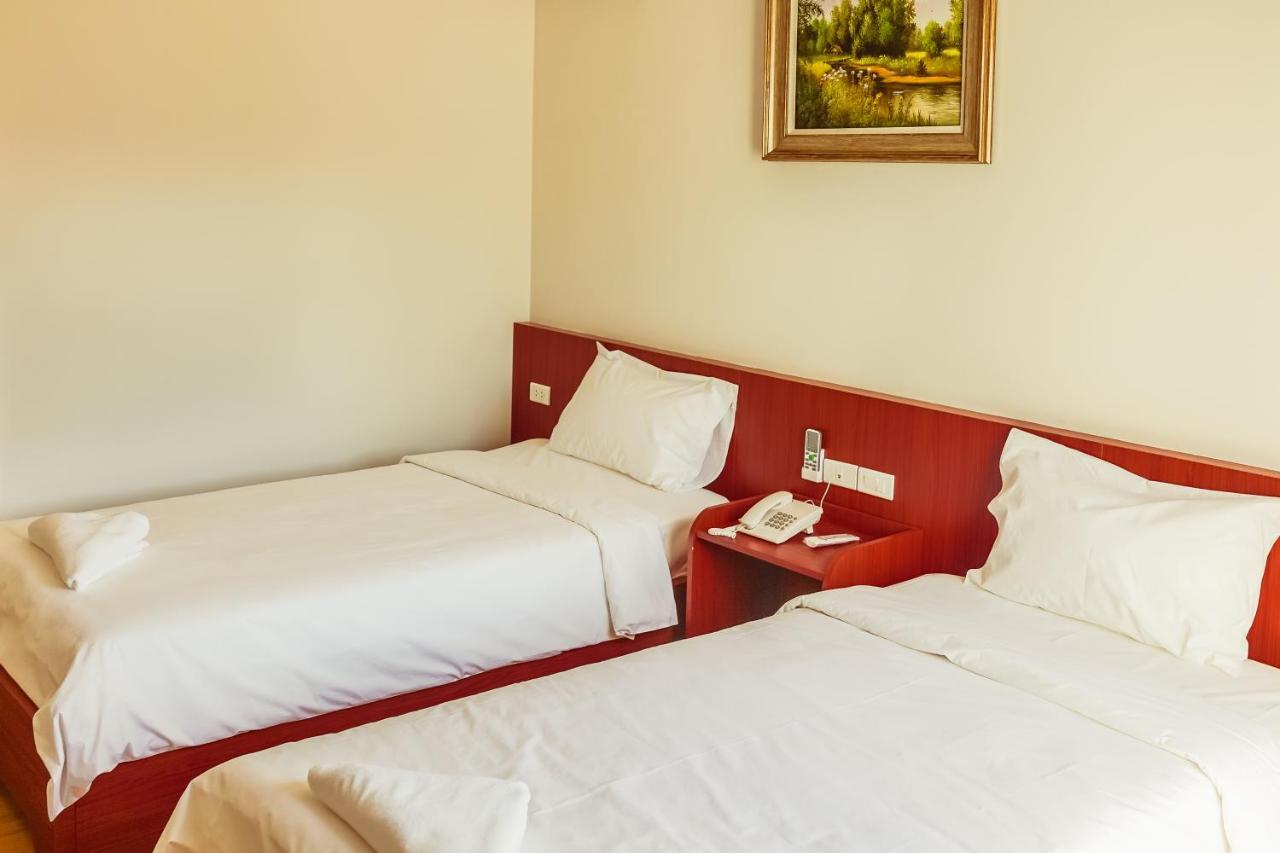 Douangpraseuth Hotel Vientiane Exteriör bild